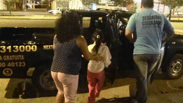 Niña de 9 años escapa de su hogar por maltratos de su madre 