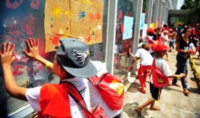 Niños del Movimiento Sin Tierra exigen mejor educación en Brasil