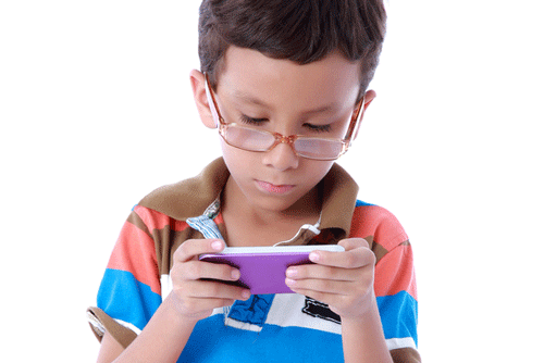 Uso excesivo de tablets y smartphones causa miopía en niños