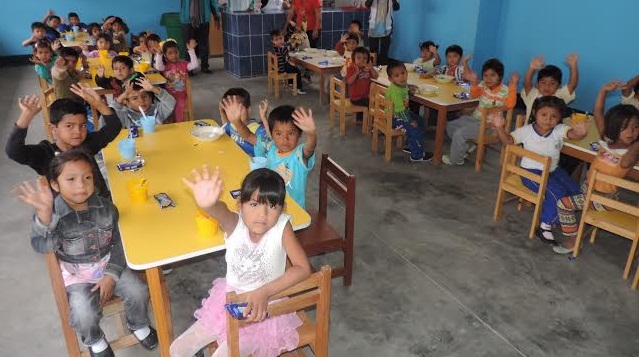 “Qali Warma” supervisa el servicio alimentario en Casma y Cáceres del Péru