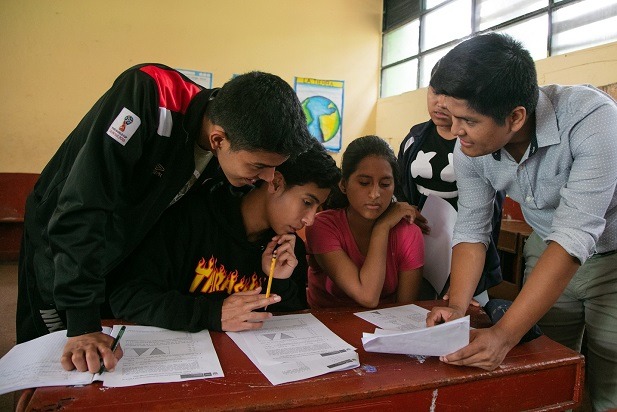 Escolares con mejores notas en la secundaria tienen mas posibilidad de ganar Beca 18 