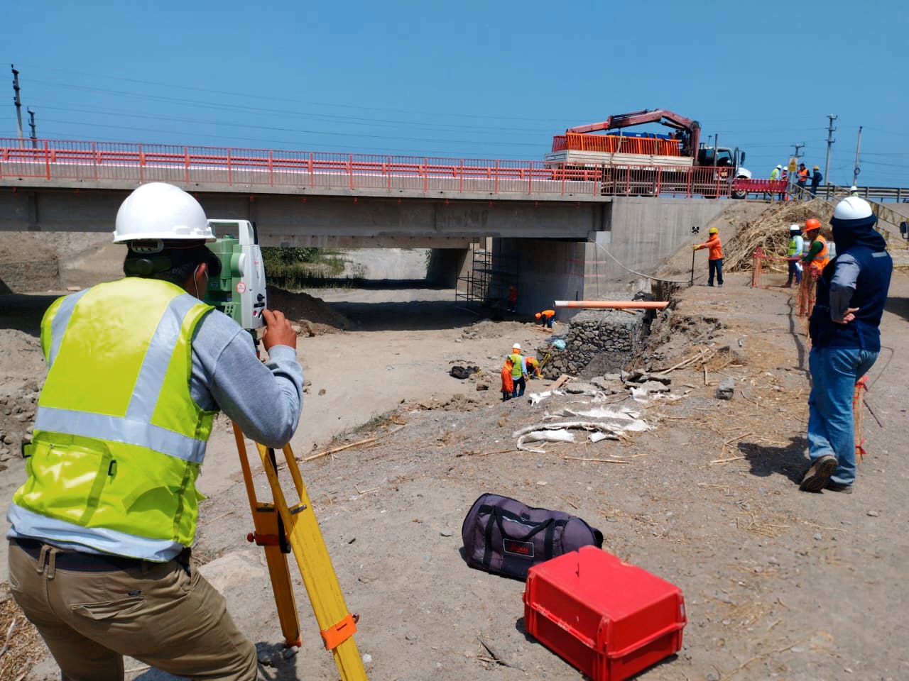 Realizan mantenimiento en puentes y alcantarillas ubicadas en el tramo Pativilca – Santa - Salaverry como prevención  por El Niño Costero
