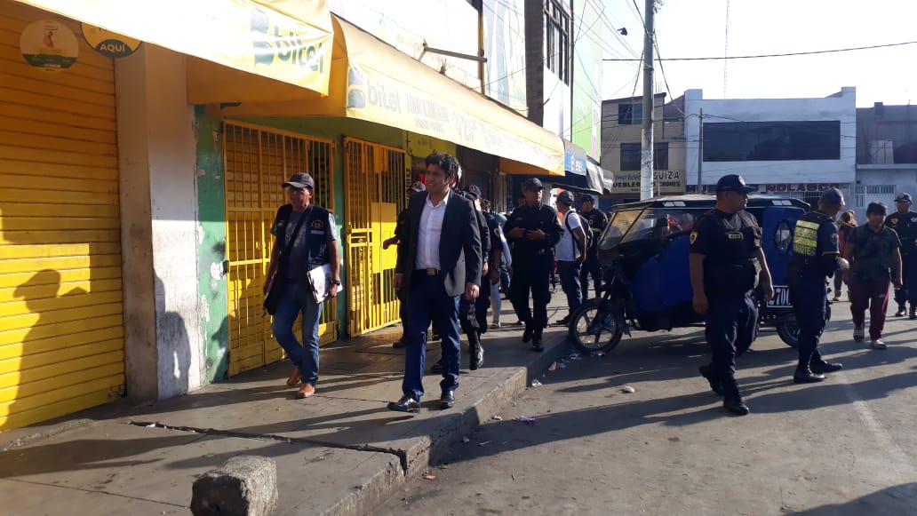 Evalúan zonas para reubicación de comerciantes de  “La Cachina” de Chimbote