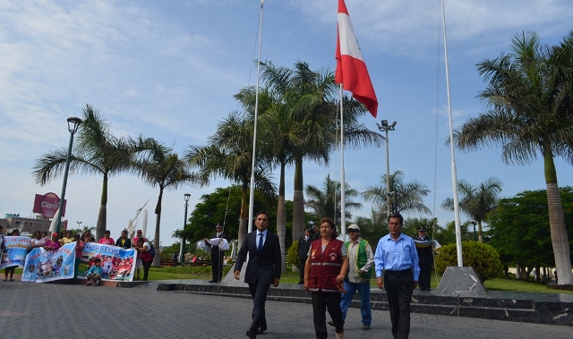 Alcalde de Nuevo Chimbote promete entrega de mochilas de emergencia ante sismos