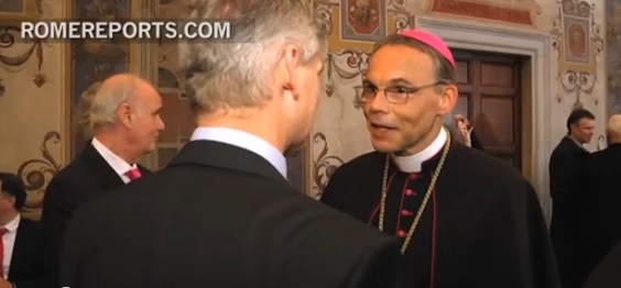 Apartan a obispo alemán que gastó 31 millones de euros en construcción de su casa (Video)