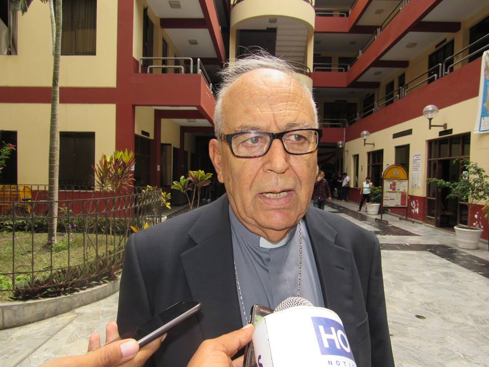 Obispo considera que exsacerdote condenado a 10 años de cárcel debería entregarse a la justicia 