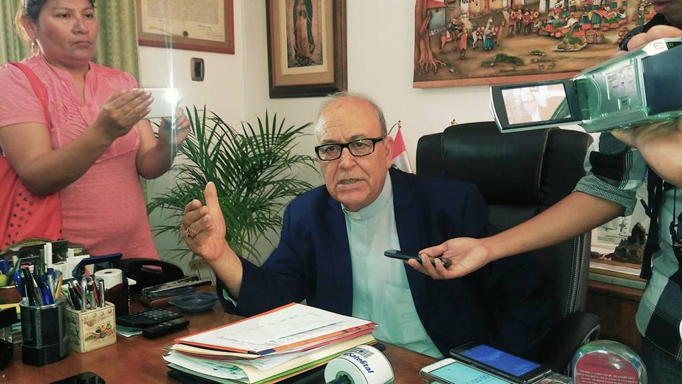 Monseñor Piorno pide a gobernador regional "ponerse la camiseta" y sacar de la crisis a Áncash 