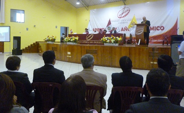 Obispo: “La Universidad tiene que contribuir a la regeneración moral de Áncash”