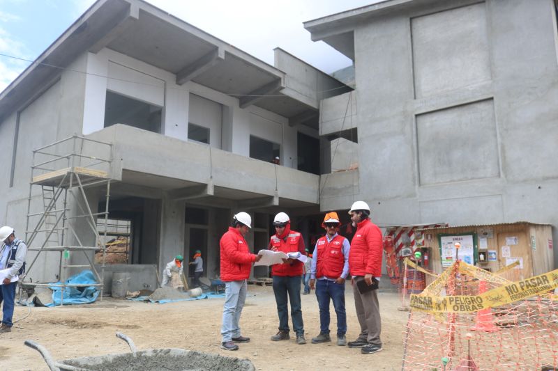 Áncash: supervisan avance de trabajos de rehabilitación de la IE de Pariacoto en Huaraz