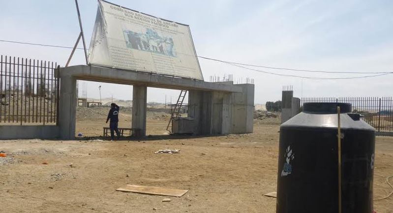 Vigilantes de obra abandonada del coliseo “Gran Chavín” están impagos hace 5 meses