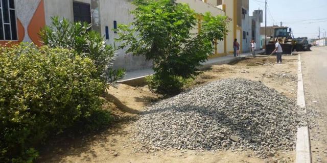 Vecinos de "Leoncio Prado" se oponen a recibir obra inconclusa