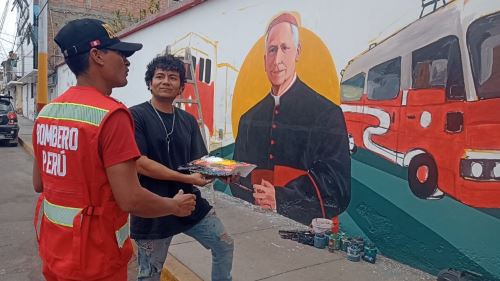 Chimbote rinde homenaje al Papa  León XIV con un mural 