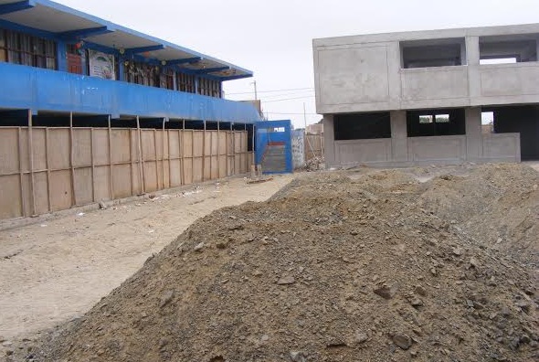  Alumnos del colegio Salazar Bondy saldrán a protestar si no se retoman trabajos