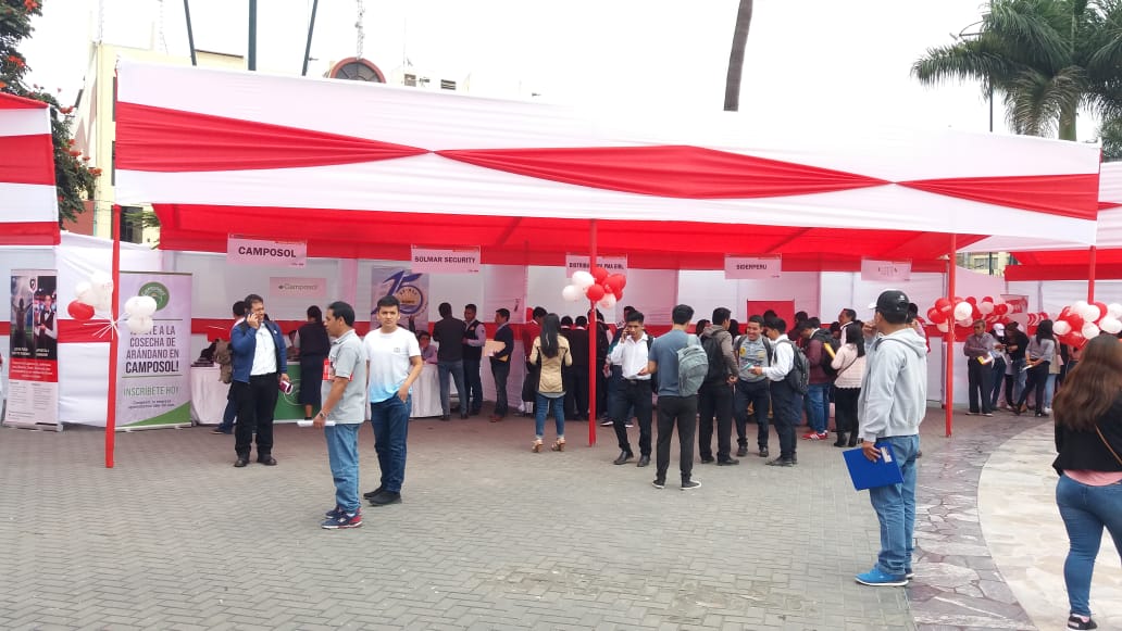Jóvenes chimbotanos se informaron de ofertas laborales ofrecidas en la Semana del Empleo