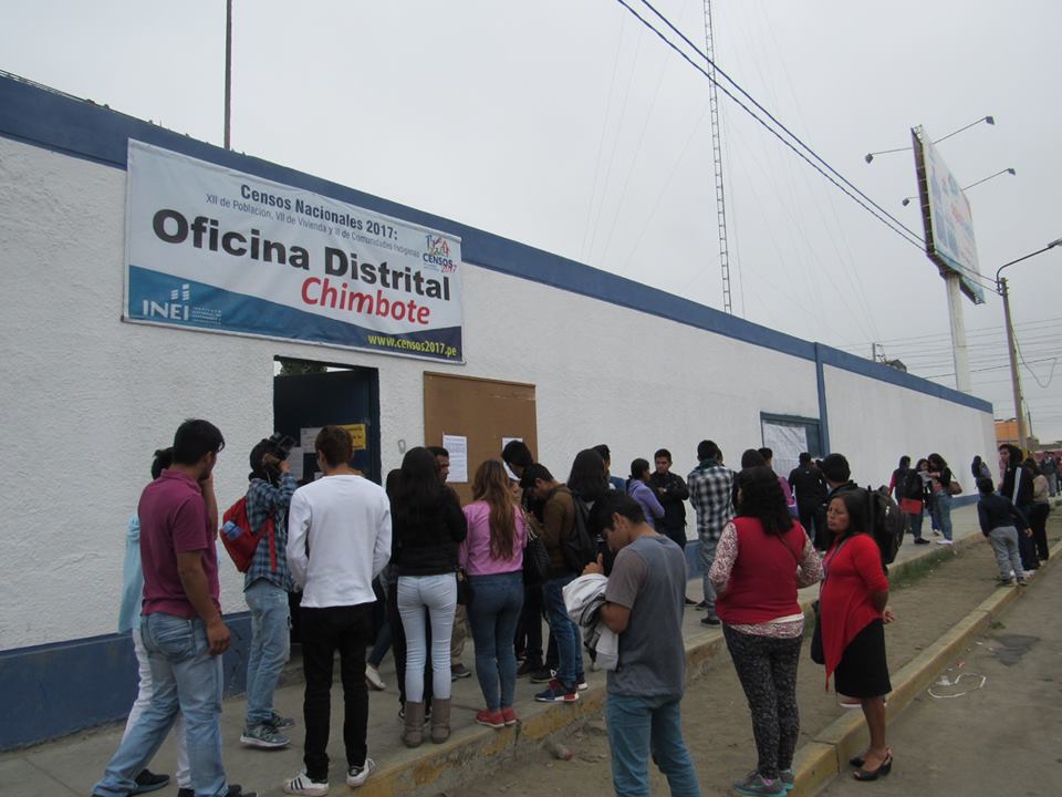 Chimbote: empadronadores desfilan por la oficina del INEI para cobrar los 50 soles tras participar de censo