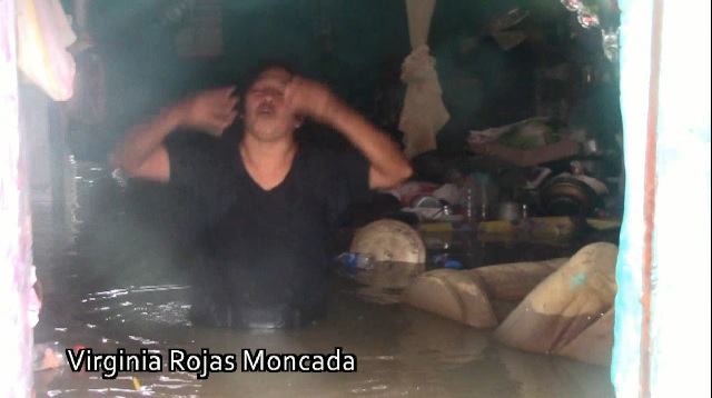 Casas inundadas y calles anegadas dejaron fuertes oleajes en zona costera de Chimbote