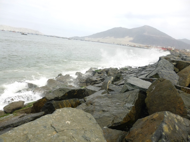 Capitanía ordenó el cierre del puerto en zona costera de Áncash debido a oleajes anómalos 