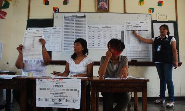 Personeros de mesa de las organizaciones políticas serán capacitados por la ONPE