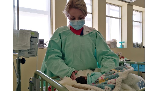 Recién nacido con espina bífida fue sometido a cirugía de manera exitosa en Nuevo Chimbote