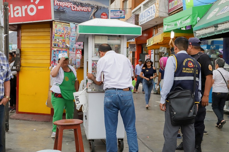 Chimbote: municipio realizó operativo para evitar que vendedores ambulantes usen  balones de gas