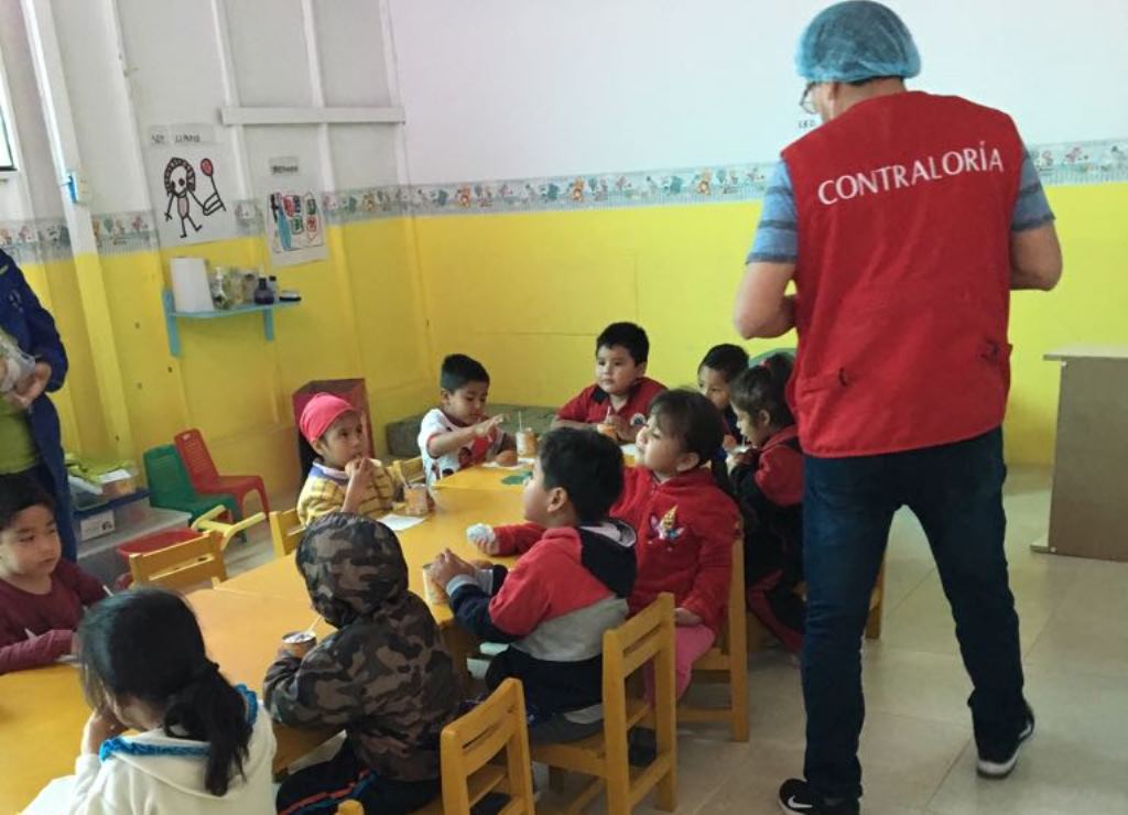 Contraloría inspeccionó servicio de Qali Warma en colegios de Chimbote y Nuevo Chimbote
