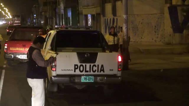 Atrapan a 3 presuntos vendedores de drogas en avenida Aviación de Chimbote, cerca a campo deportivo