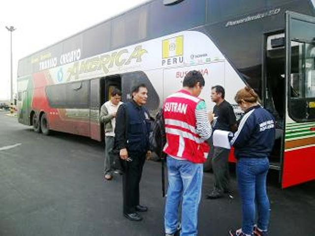 Fiscalía del Santa realiza operativo para sensibilizar a transportistas de buses interprovinciales