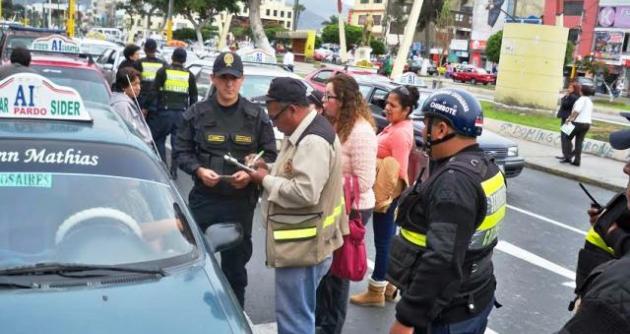 Unas 300 papeletas impuso la municipalidad a choferes de vehículos “piratas” en Chimbote