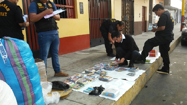 Decomisan discos y libros “piratas” por un importe de más de 20 mil soles en Chimbote
