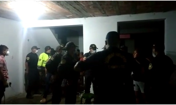 Intervienen a 14 irresponsables en fiesta clandestina y con chancalatas en Chimbote