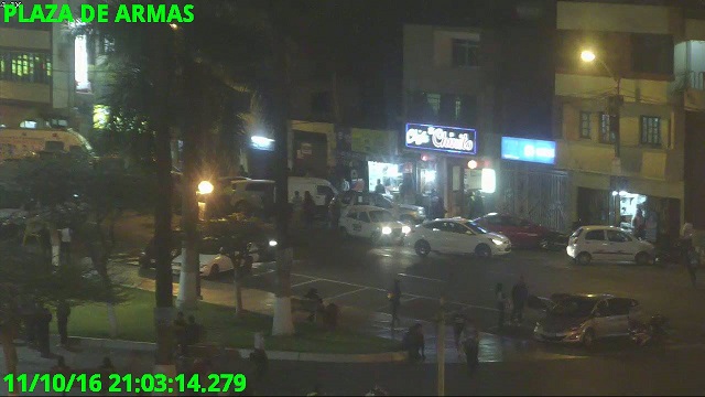 Intervienen a presunto delincuente en plena plaza de armas de Chimbote