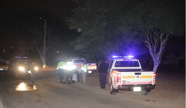 Detienen a dos venezolanos por asaltar con un cuchillo a taxista en Chimbote