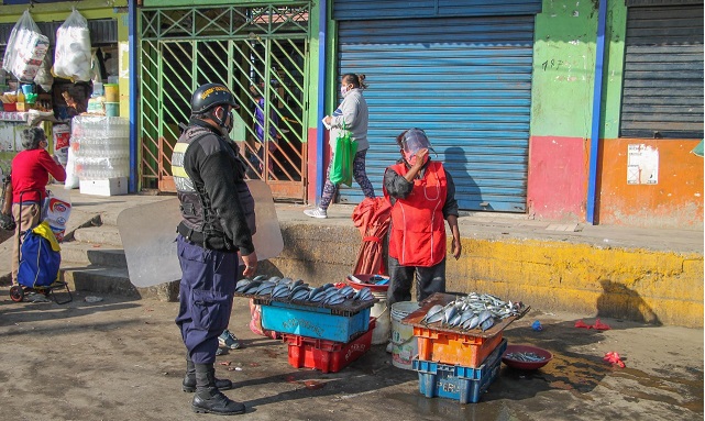 Realizan operativo contra comercio informal en calles de “El Progreso” para evitar propagación del covid-19