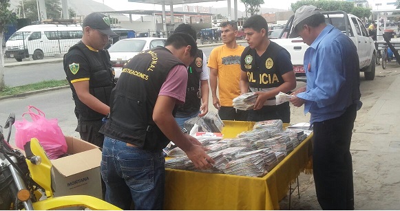 Policía Fiscal incauta 2,732 películas en DVD y Blu Ray piratas que se vendían en el centro de Casma