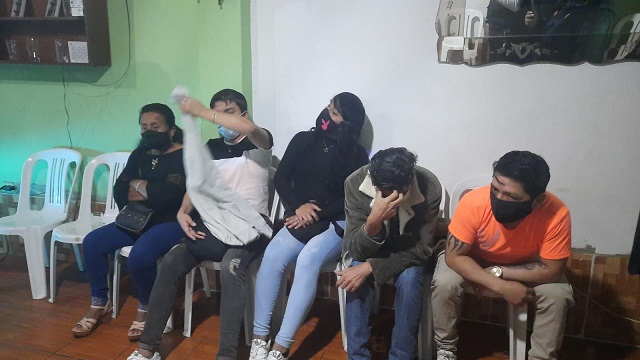 Autoridades intervienen a 15 “covidiotas” en fiesta de quinceaños en Chimbote