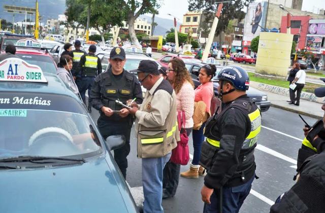 Chimbote: Unos 50 choferes multados por uso indebido de claxón