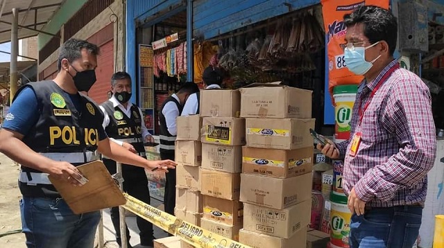 Más de 2 mil latas de conserva de pescado fueron incautadas en mercado de Chimbote