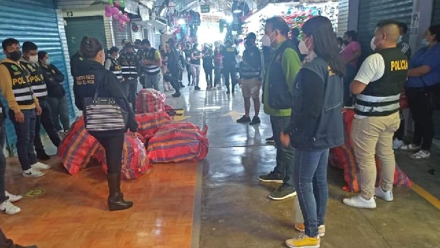 Chimbote: Fiscalía incauta 645 zapatillas de contrabando en “Los Ferroles”