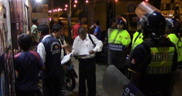 Policía interviene tienda en “La Cachina” de Chimbote donde se vendían teléfonos celulares robados