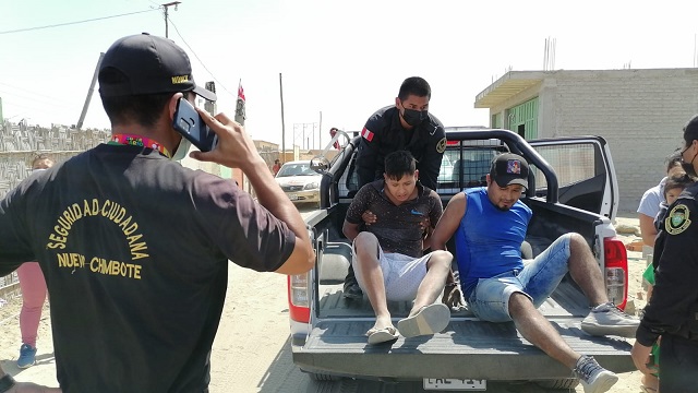 Atrapan a 2 sujetos acusados de robar a pobladora de “Las Delicias” en Nuevo Chimbote