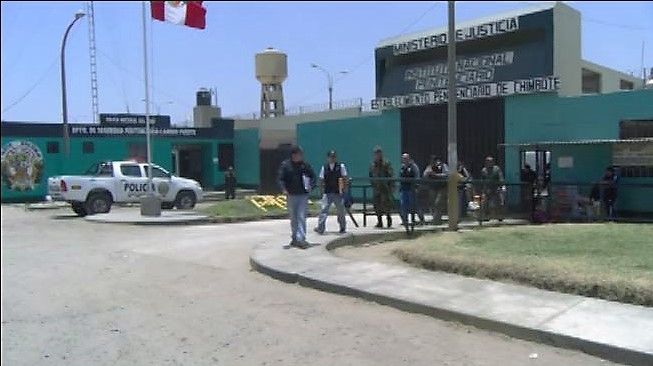 Policías de Lima y fiscales del Crimen Organizado intervienen penal de Cambio Puente en el marco de megaoperativo