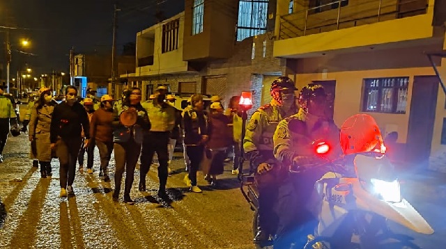 Policías, juntas vecinales y serenazgo recorren las calles del sector de San Pedro en Chimbote
