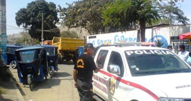 Intervienen a 2 delincuentes que venían robando a pasajeros en la carretera a Tambo Real en Santa