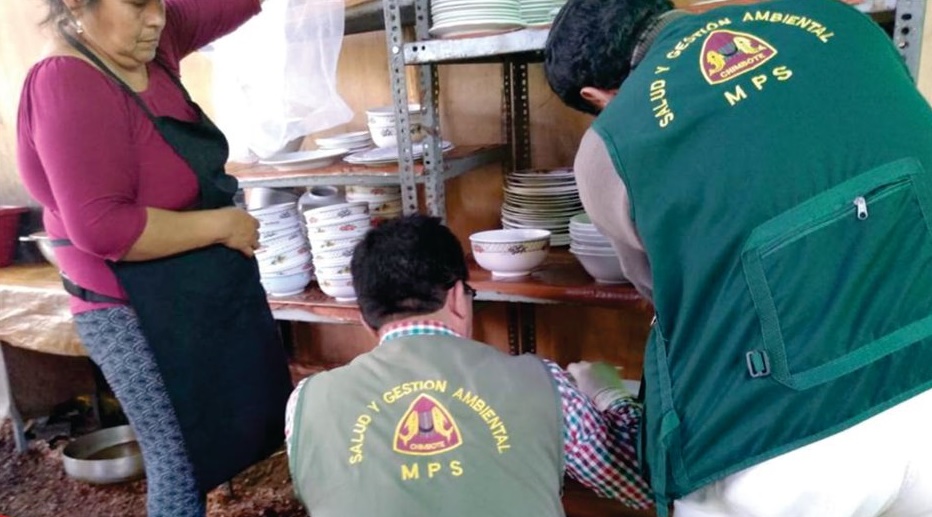 Realizan operativo inopinado en locales de la avenida José Pardo, en Chimbote