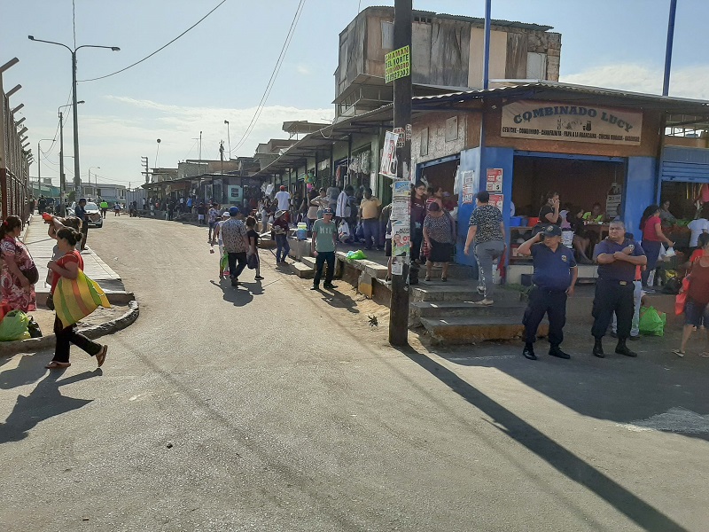 Chimbote: realizan operativos cerca a mercado El Progreso para erradicar la informalidad