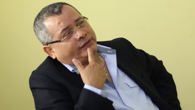 Orellana no se pondrá a derecho "ni hoy ni mañana"