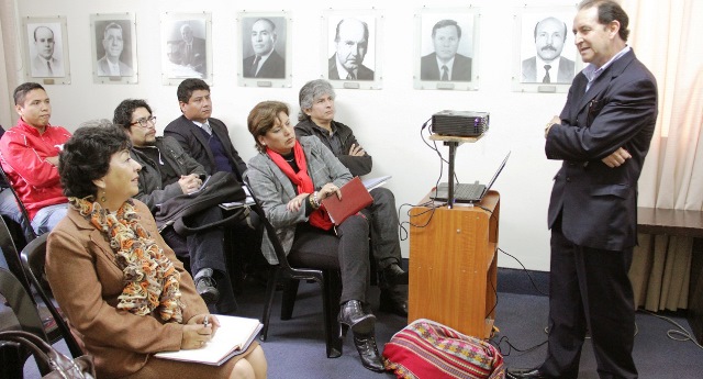 Editoriales nacionales comprometen su participación en VI Feria del Libro