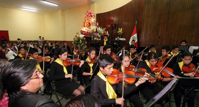 Orquesta Sinfónica Infantil se presentó en templo San Pedro