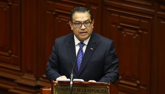 Premier Otárola: “Va a regresar el curso de Educación Cívica y docentes recibirán aumento” 