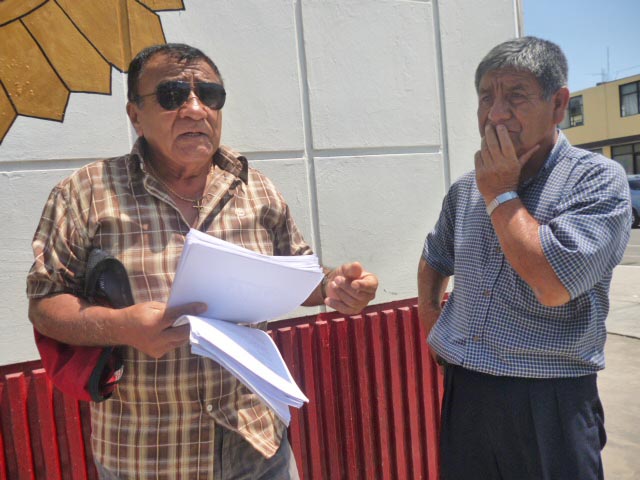 Pueblos afectados por antenas de telefonía insisten en que sean retiradas